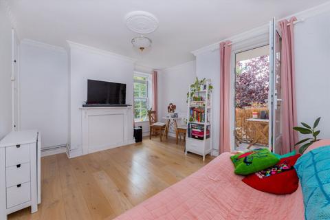 2 bedroom flat for sale, Union Grove, London SW8