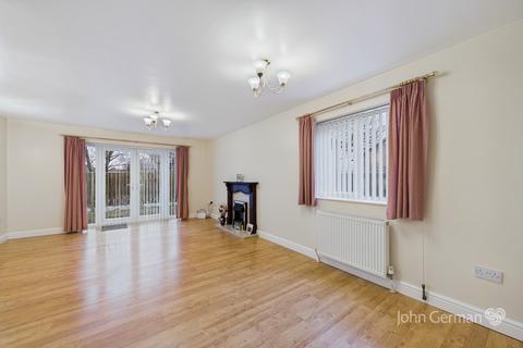 2 bedroom detached bungalow for sale, Burton Road, Woodville