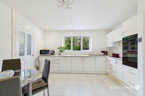 4 bedroom detached house for sale, Main Street, Normanton Le Heath
