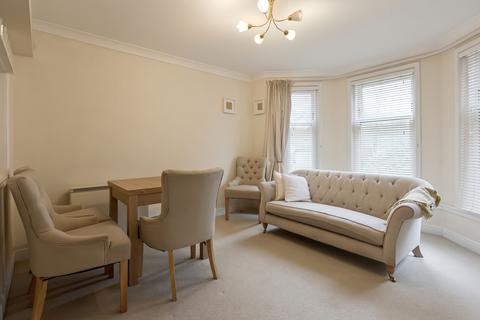 1 bedroom apartment to rent, Flat A 15 Hughenden Gardens Glasgow G12 9XW
