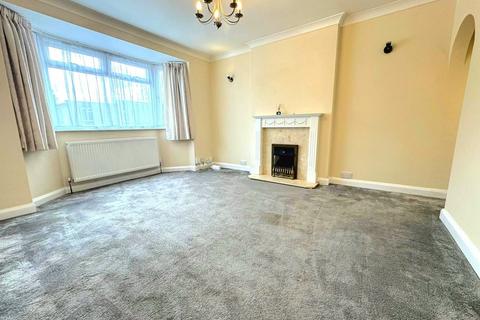 2 bedroom maisonette to rent, Montrose Road, Harrow