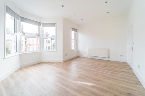 2 bedroom flat for sale, Wightman Road, Harringay N8