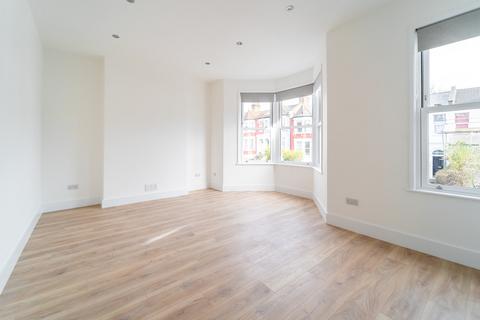2 bedroom flat for sale, Wightman Road, Harringay N8