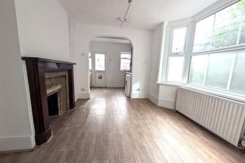 3 bedroom terraced house for sale, Sydney Road, London N8