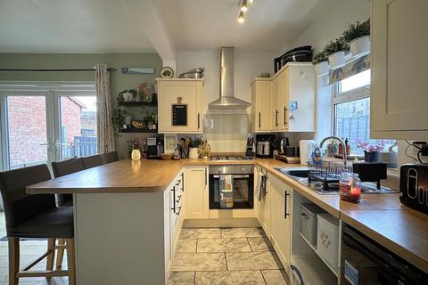 3 bedroom semi-detached house for sale, Elms Road, Melton Mowbray