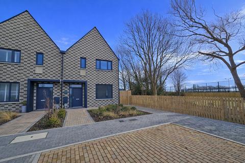 3 bedroom end of terrace house for sale, Pipit Mews, Southwick BN42