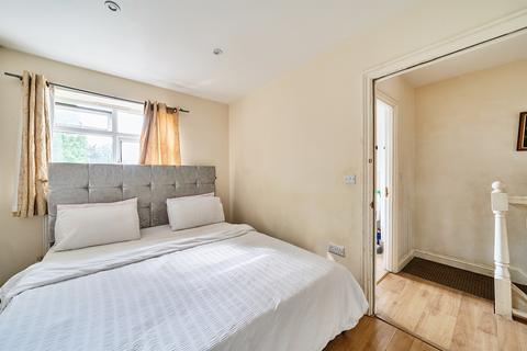 4 bedroom semi-detached house for sale, Devonshire Road, London