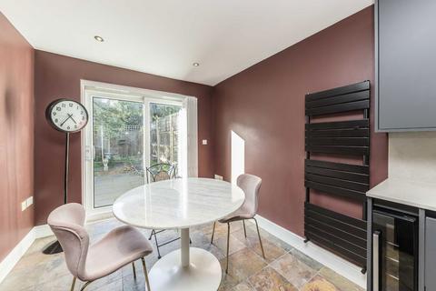 undefined, Tonsley Hill, London SW18