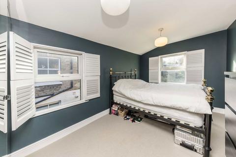 undefined, Tonsley Hill, London SW18