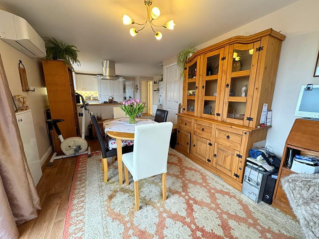 Dining to Kitchen