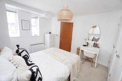2 bedroom flat to rent, Corporation Street, High Wycombe HP13