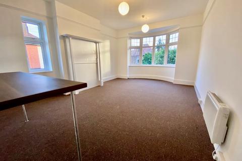 Studio to rent, Milton Road, Bournemouth