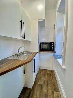 Studio to rent, Milton Road, Bournemouth