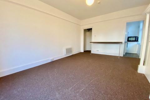 Studio to rent, Milton Road, Bournemouth