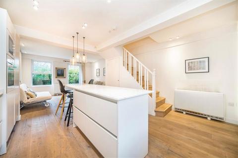 2 bedroom maisonette to rent, Milk Yard, London E1W