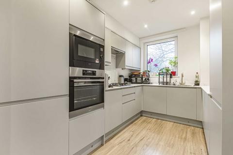 2 bedroom flat for sale, Garth Road, London W4