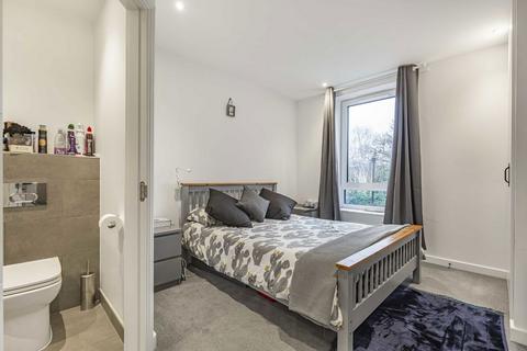 2 bedroom flat for sale, Garth Road, London W4