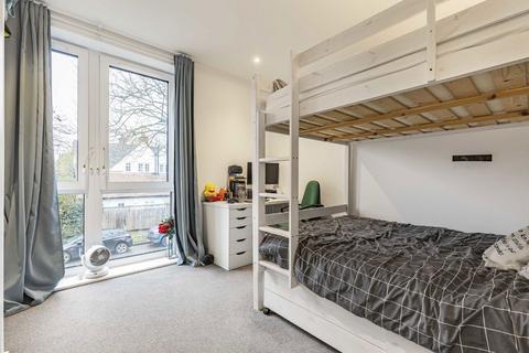 2 bedroom flat for sale, Garth Road, London W4