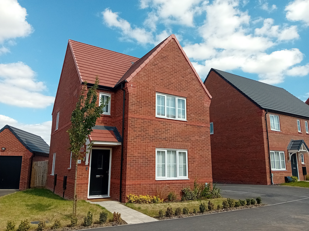4 bedroom detached house for sale