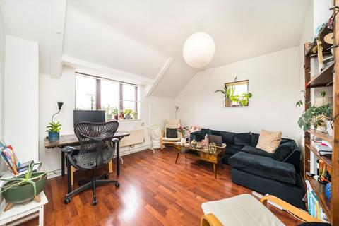 2 bedroom flat for sale, Garnett Road, London NW3