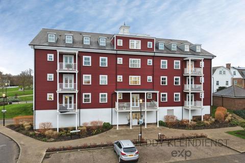 2 bedroom apartment to rent, Beaumont Drive, Worcester Park KT4