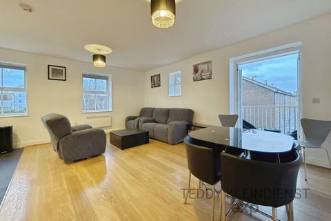 2 bedroom apartment to rent, Beaumont Drive, Worcester Park KT4