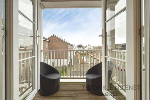 undefined, Beaumont Drive, Worcester Park KT4