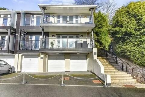 2 bedroom flat for sale, College Road, Wolborough Hill, Newton Abbot, Devon.