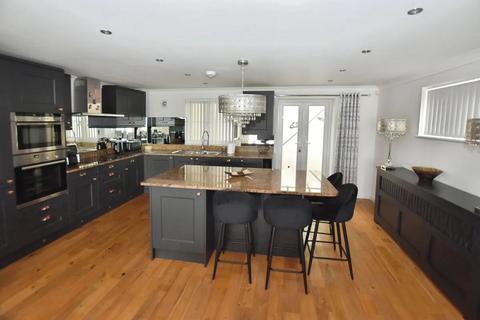 2 bedroom flat for sale, College Road, Wolborough Hill, Newton Abbot, Devon.