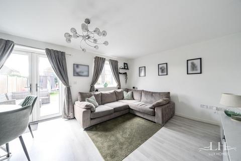 undefined, Belhouse Avenue, Aveley