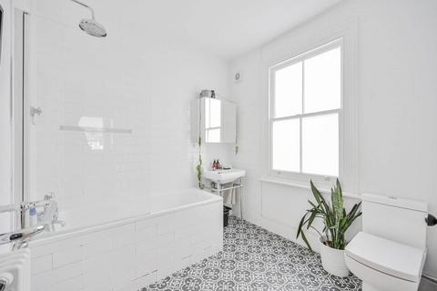 2 bedroom flat for sale, Vicarage Road, Leyton, London, E10