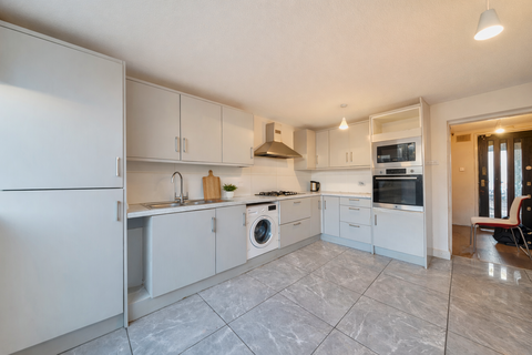 undefined, Caernarvon Close, Mitcham CR4