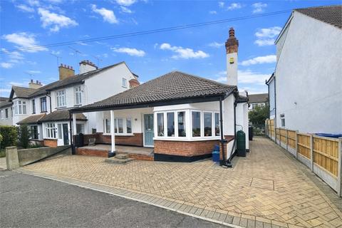 2 bedroom detached bungalow for sale, Leighton Avenue, Leigh on Sea, Leigh on Sea,