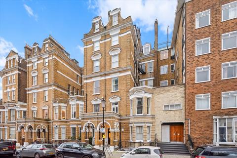 3 bedroom flat to rent, Airlie Gardens, London W8.