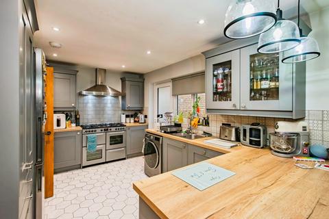 undefined, Bron Y Glyn Estate, Carmarthen SA33