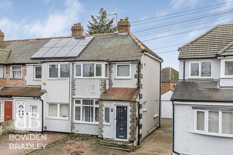 Oval Road North, Dagenham, RM10