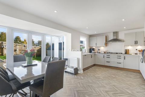 4 bedroom detached house for sale, North Down Close, Saltash, PL12 6GE