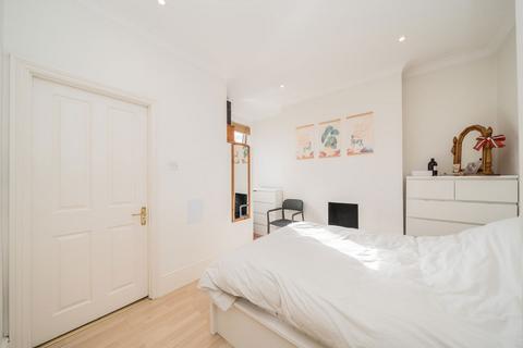undefined, Richmond Road, Twickenham TW1