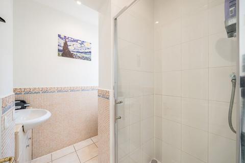 undefined, Richmond Road, Twickenham TW1