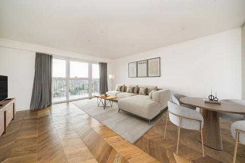 3 bedroom flat to rent, Wheatfield Way, Kingston Upon Thames KT1