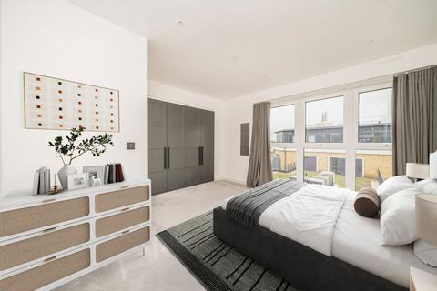 3 bedroom flat to rent, Wheatfield Way, Kingston Upon Thames KT1