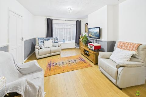 5 bedroom semi-detached house for sale, 4 Rokesby Close, Welling