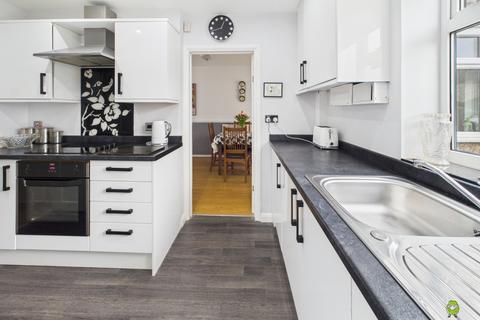 5 bedroom semi-detached house for sale, 4 Rokesby Close, Welling