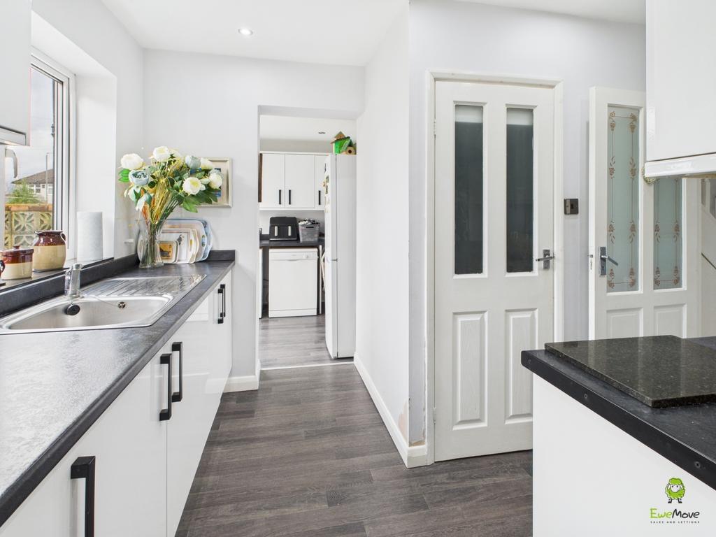 Kitchen - James Hillier - Ewemove in Bexley and Da
