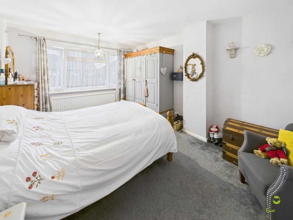 Master Bedroom - James Hillier - Ewemove in Bexley