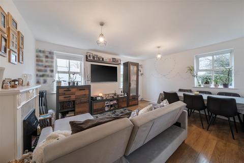 2 bedroom flat for sale, Chamberlayne Avenue, Wembley