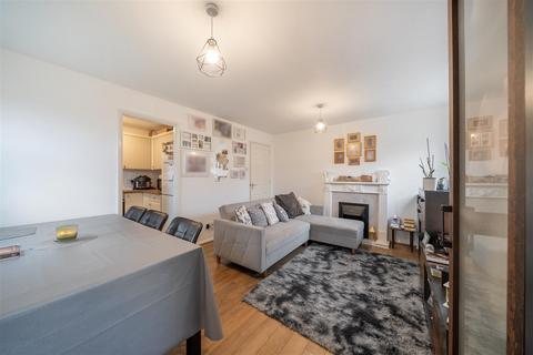 2 bedroom flat for sale, Chamberlayne Avenue, Wembley