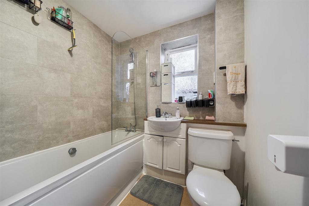 Bathroom.jpg