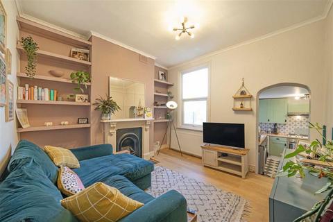 2 bedroom flat for sale, Alderbrook Road, London SW12