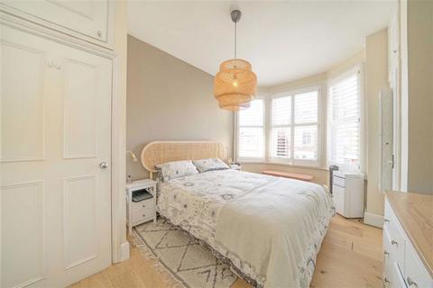 2 bedroom flat for sale, Alderbrook Road, London SW12